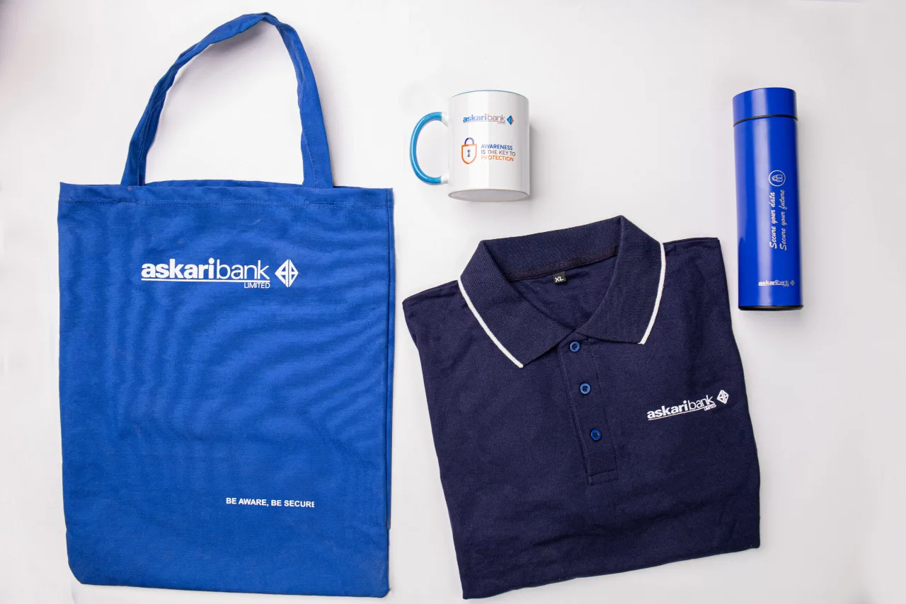 Gift Box 008 with custom logo branding