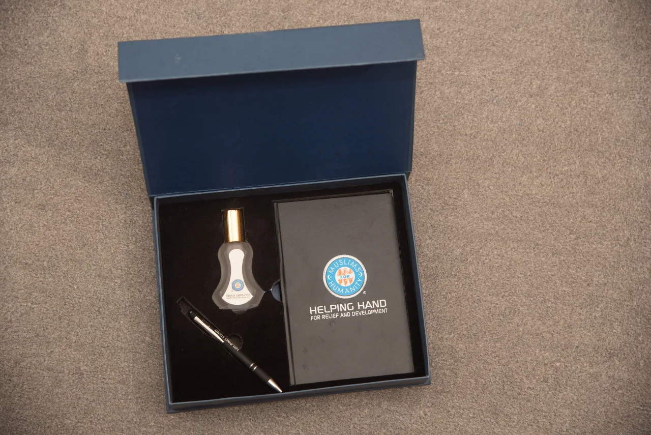 Gift Box 002 with custom logo branding